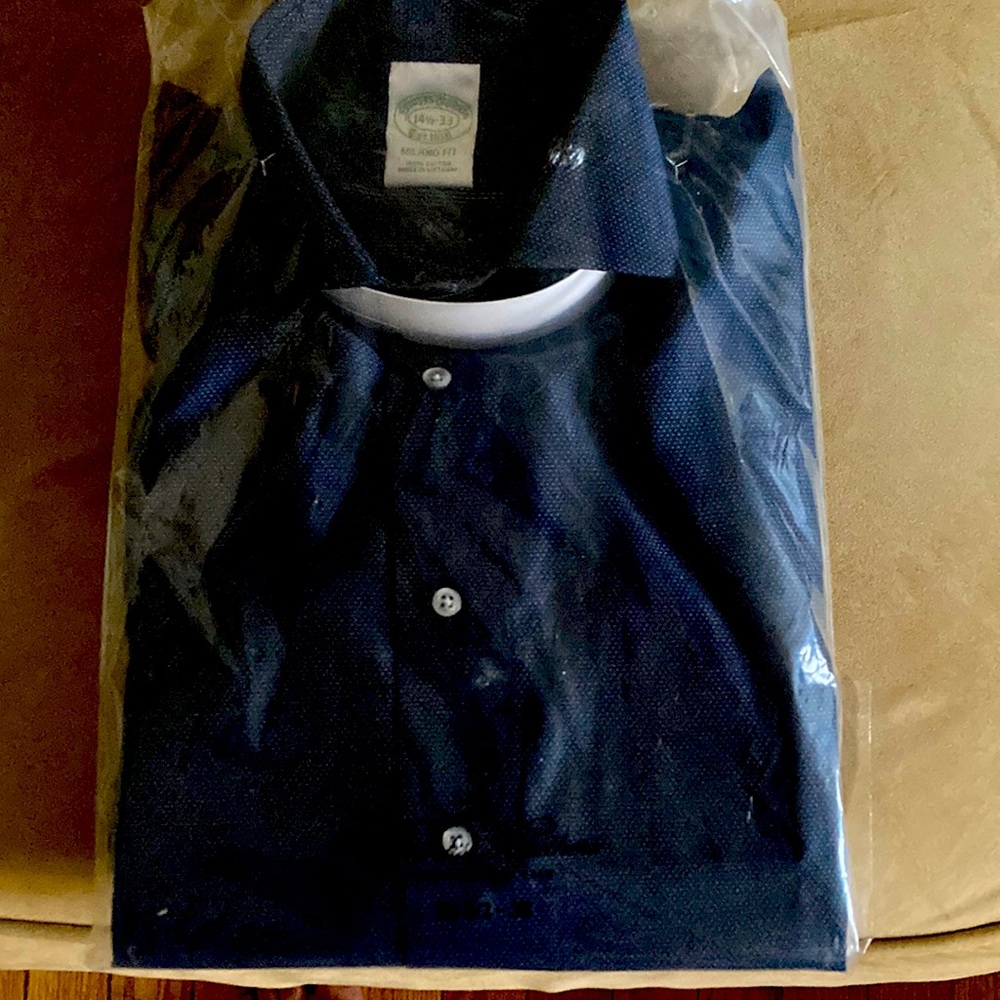 Brooks Brothers Milano Slim Fit dress shirt opened never worn.